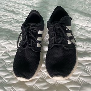 Women’s Adidas cloudfoam sneakers
